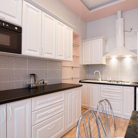 Leogrand Apartments On Doroshenka 34 Lviv Dış mekan fotoğraf