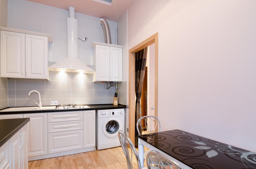 Leogrand Apartments On Doroshenka 34 Lviv Dış mekan fotoğraf